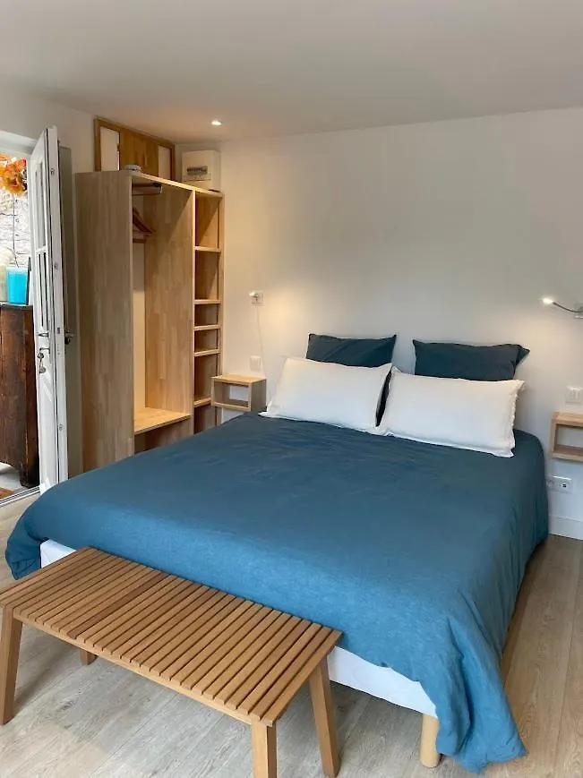 Le Deo Bed & Breakfast Pommiers  0*, Pommiers (Rhone) France