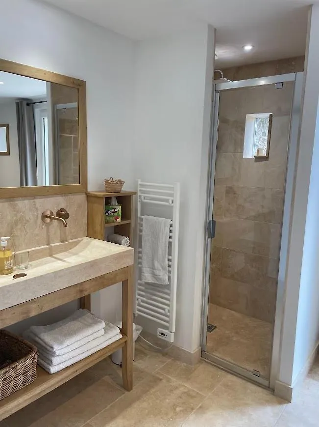 Le Deo Bed & Breakfast Pommiers  France